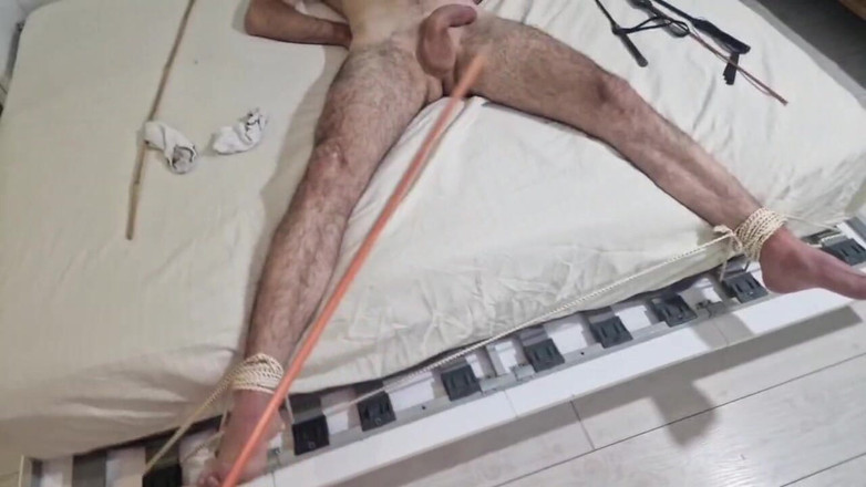 Mistressrola: 把它拆开并把它绑在床上