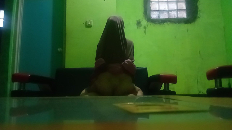 Famly sex: Goyangan Memek Sepupuku Sangat Lezat Sekali