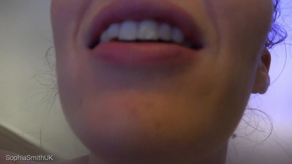 SophiaSmithUK: ASMR a big kiss