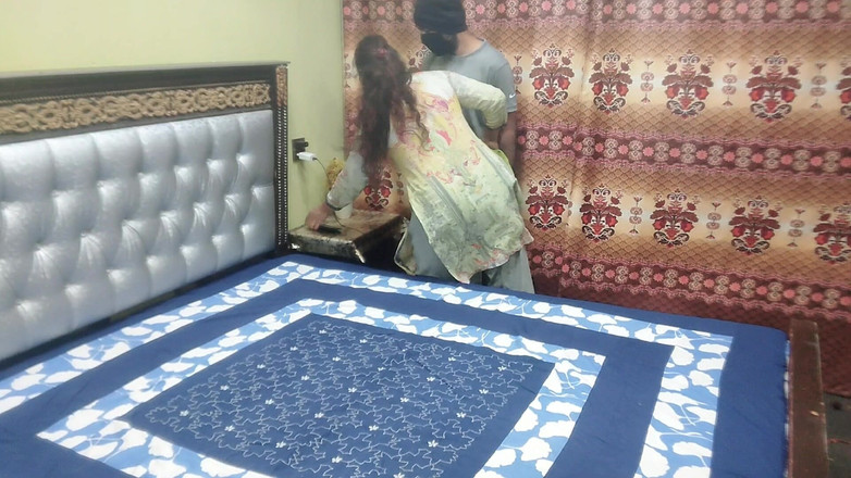Pakistani CoupleX: Indian House Maid Fucked Hard When the Wife Had Gone...