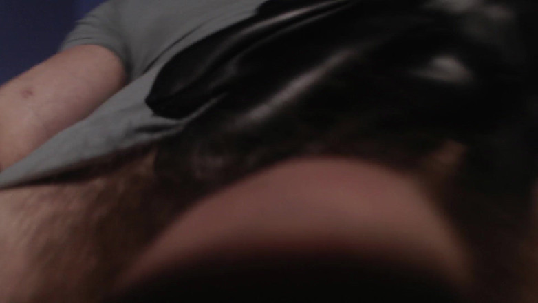 Hunky time: 가죽 장갑을 착용한 알파가 지배합니다.