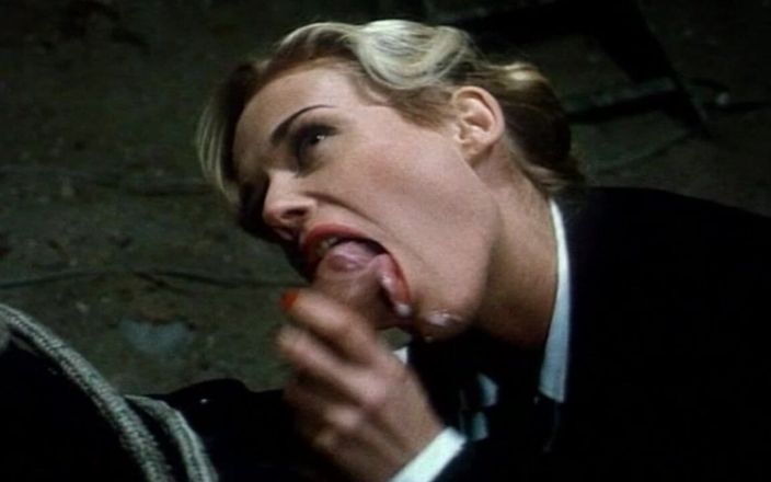 Inhonorof porn: Kelly Trump, c’est Mata Hari : elle se masturbe devant son...