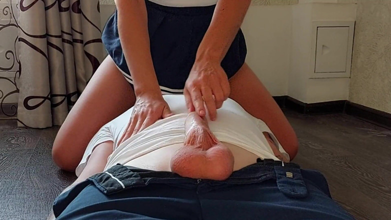 Squirt_orgasm_69: Colega de classe lambe minha buceta enquanto eu masturbo seu...
