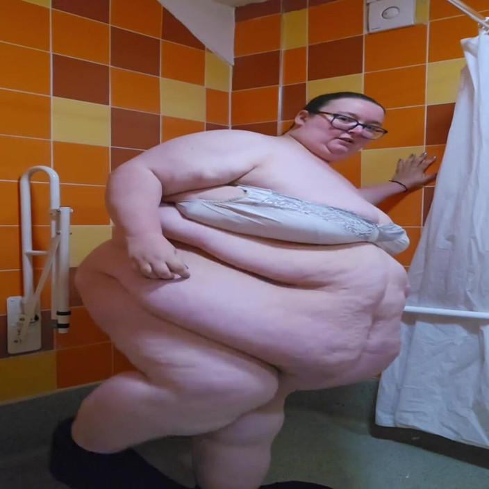 SSBBWLadyBrads: Zwemkostuum passen