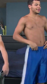 Orgie se 4 sexy hetero chlapy, kteří se suroví