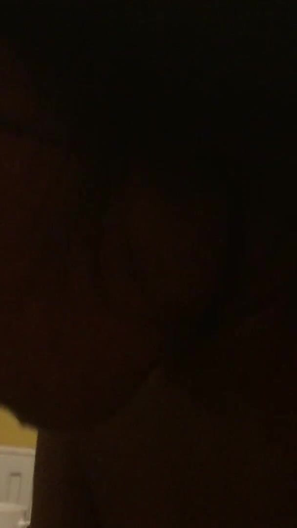 Indonesian Woman Pulls Cock Beautifully in Secret Cam (Indonesian XXX)
