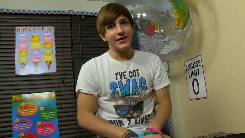 Teach Twinks: First Timer Colby on Set
