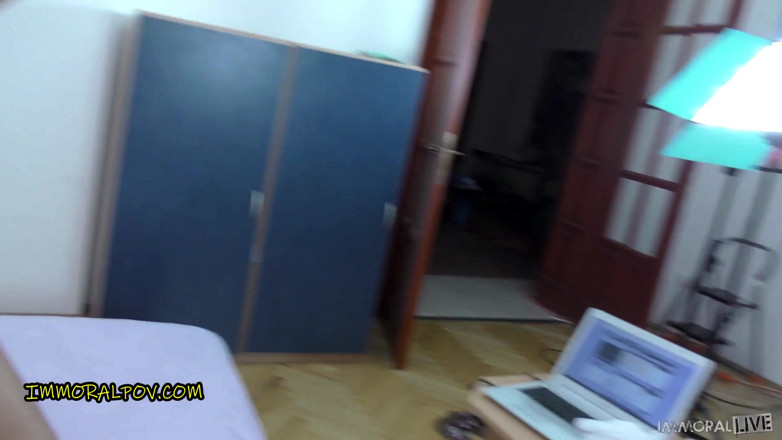 Immoral POV: Член динозавра хоче секунд спітнілого сексу з м'ясистою дупою Олівія Найс – аморальне відео від першої особи