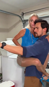 Tatiana Steele e Sam Stout fazem o melhor vídeo de sexo na garagem já feito