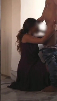 Stiefbroer leert Desi stiefzus geneukt te worden