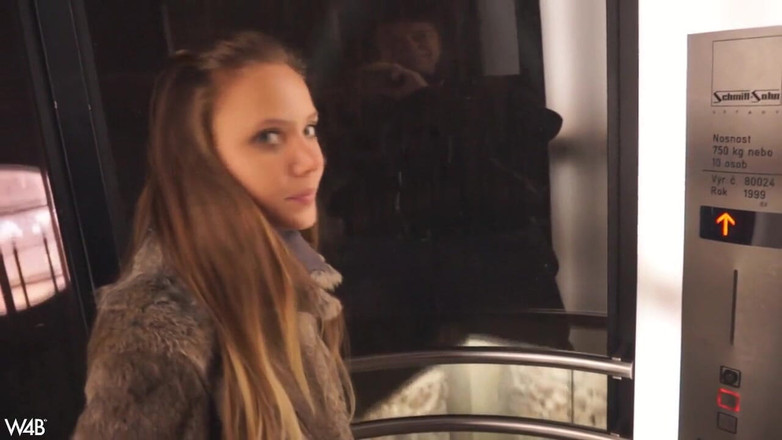 Watch4beauty: Đuổi theo cái đuôi của cô ấy