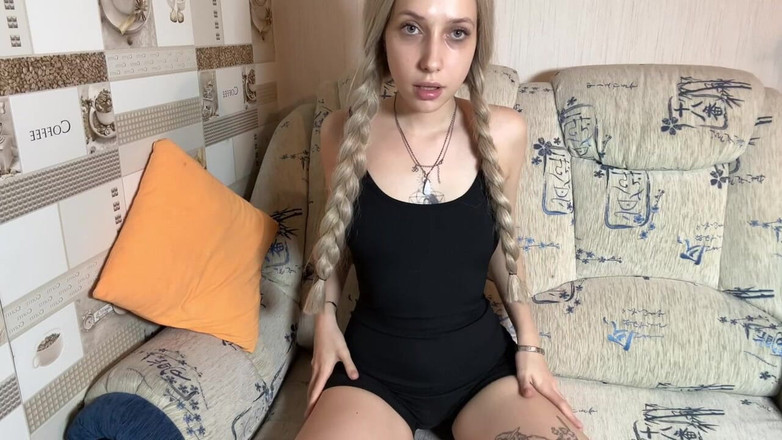 LyalkaRPG: Сводная Сестра Развлекается Со Своей Киской Каждый День