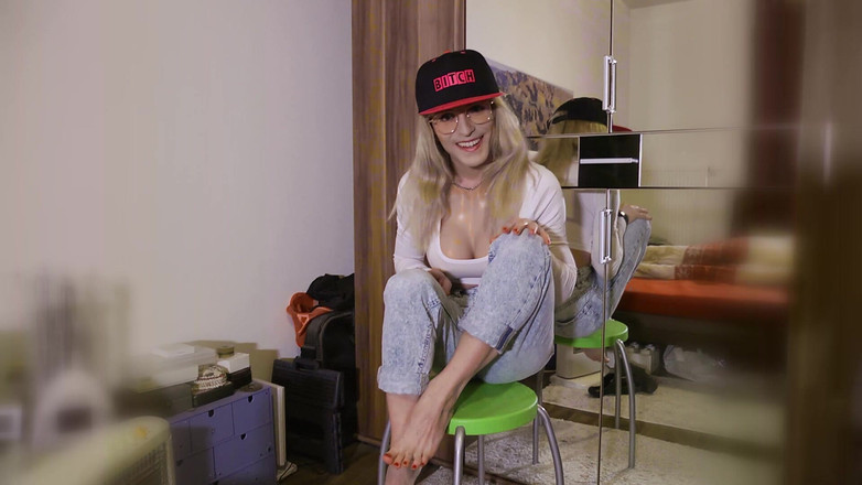 TV_Helena: Cage verlierer, du bleibst eingesperrt - während ich masturbiere! German Deutsch