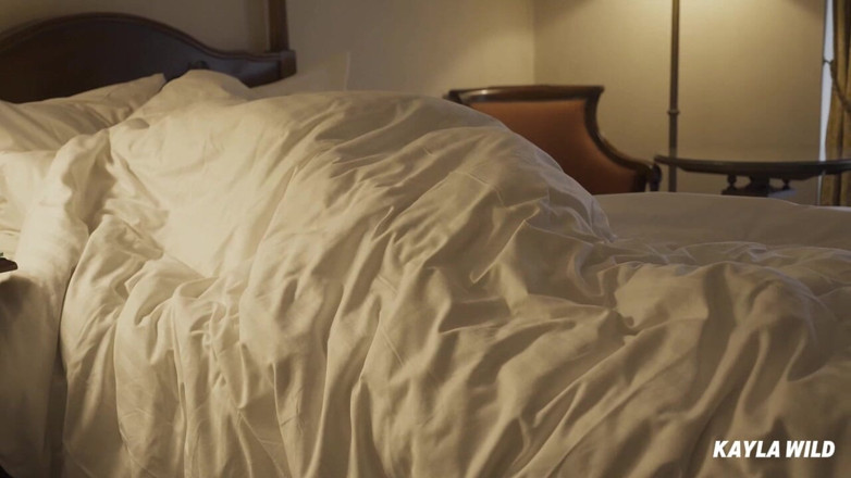 Kayla Wild: Kayla Wild Fucks Tommy Gunn in His Hotel Room Early...