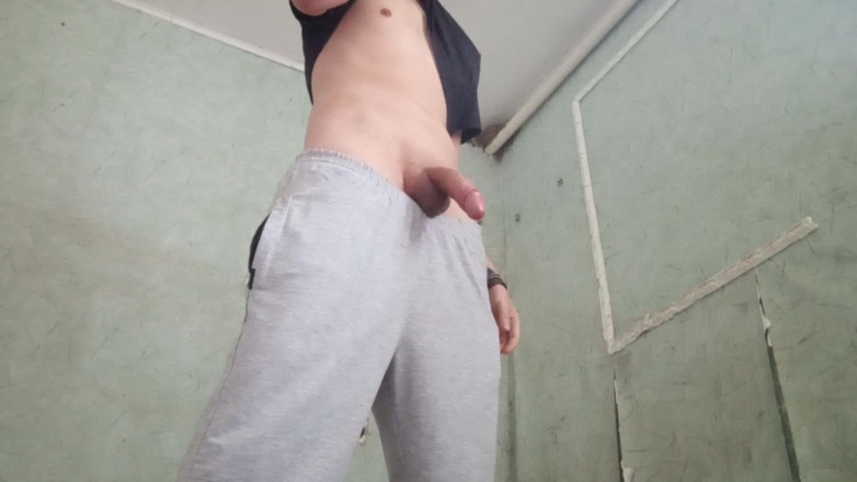 Roman Gisych: ช่วยตัวเองในโรงงานตัดเย็บเสื้อผ้า - Roman Gisych