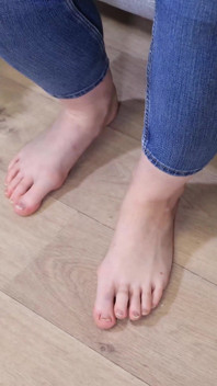 Ginger's Hurting, Smelly and Sweaty Big Feet