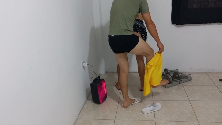 Martin13: Ho visto il mio figliastro fare attività fisica di bodybuilding...