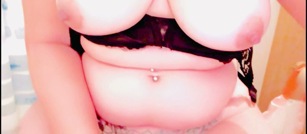 Peachlore: Part 2 Squirting with My Toy