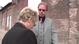 Nadržená Němka Oma jezdí na tvrdém ptákovi jako divoká milf děvka!