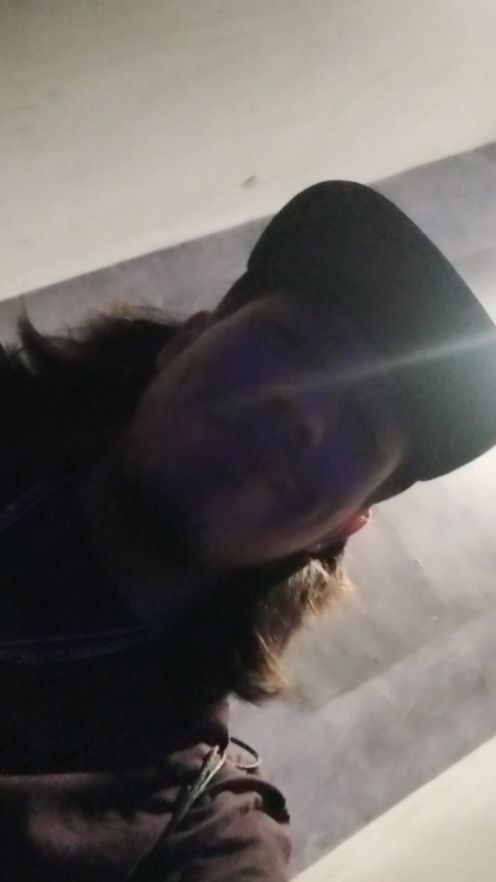 AlexAlejandro13: Я хотів би, щоб ти торкнувся моїх яєчок і пеніса