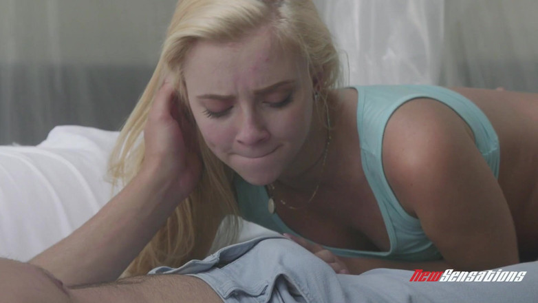FamilyXXX: Riley heeft een fantasie over haar stiefbroer