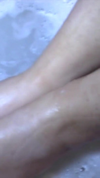 Kyra Kinks - Washing Her Feet