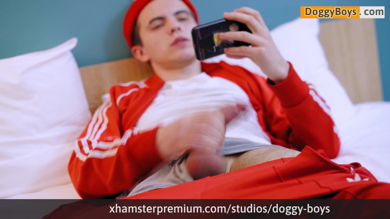 Doggy boys: A gushing twink cum load