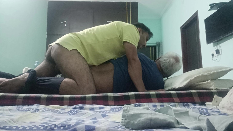 Rajasthani-old-lover: インドのデシの少年たち、隣人の継父と軍人の継父、継父とのセックス
