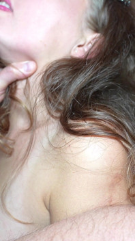 Une belle-fille soumise se fait baiser et éjaculer dessus par son beau-père !