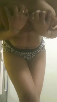 Tachinare cu indiancă desi bhabhi