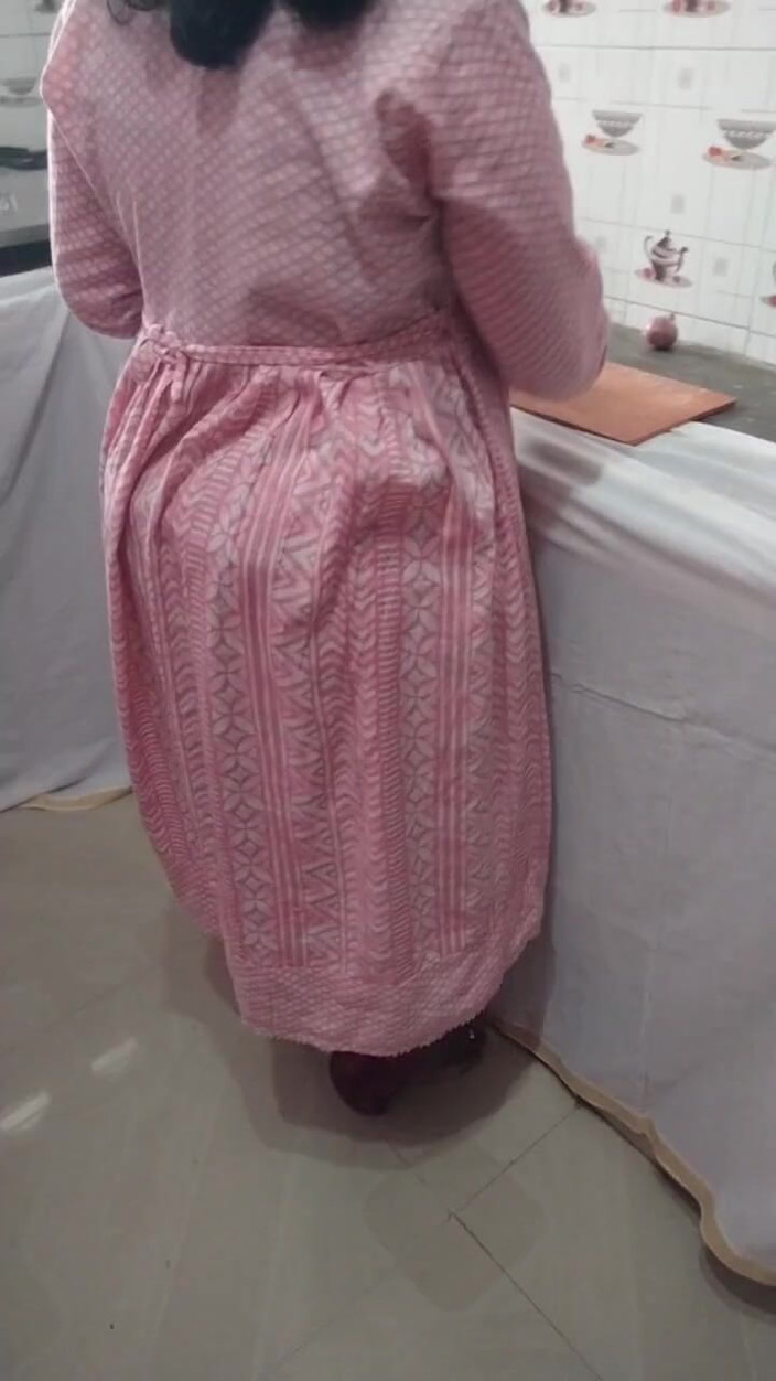 Tamil lesbian: Kuchyňský žhavý sex, když vaří