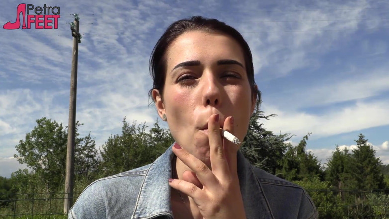 Smokin Fetish: Petra likes to smoke her ciggaretes outdoor