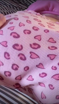 Menina de 18 anos está contando segundos até perder a virgindade anal