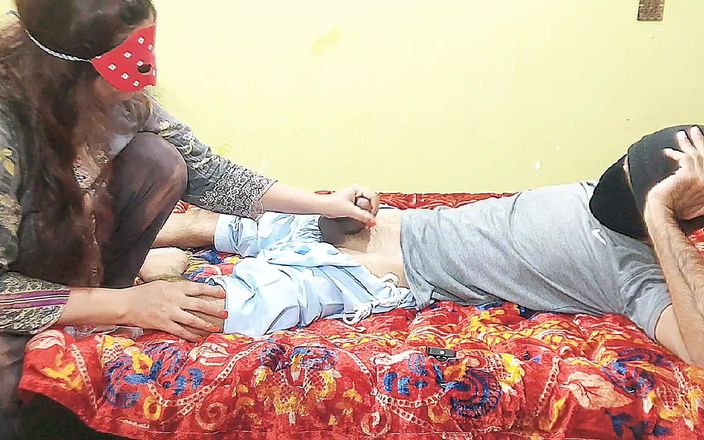 Pakistani CoupleX: Индийская невестка свекры вытащила пенис, хинди аудио
