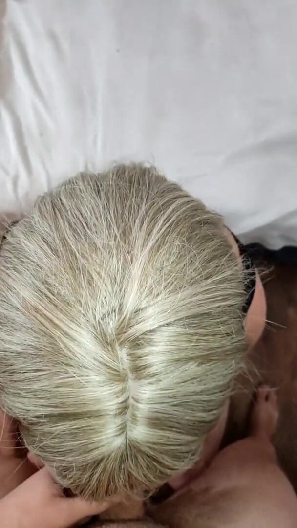 Daggerdick: Ebenholz-teen blowjob und harter fick mit großem abspritzen auf den...