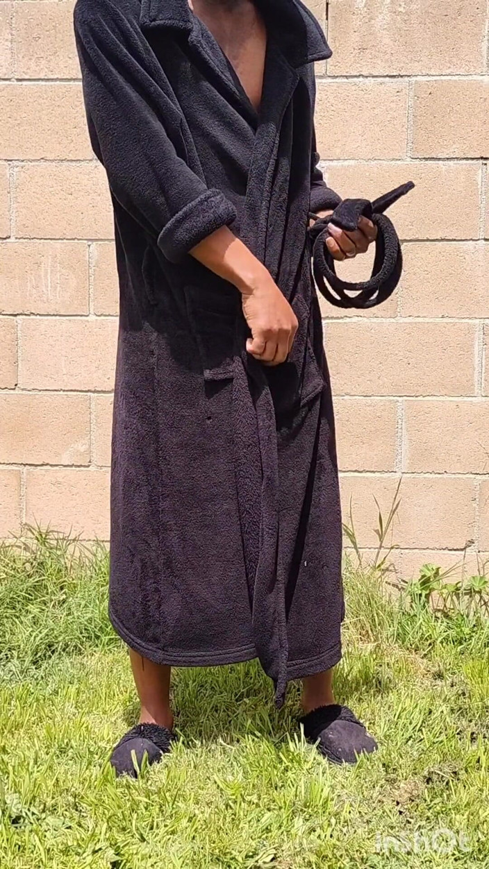 Batbunz: Bust a Nut in Backyard Again