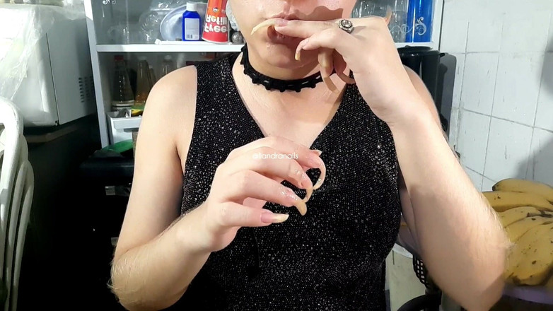 Goddess Li: Luscious Nails