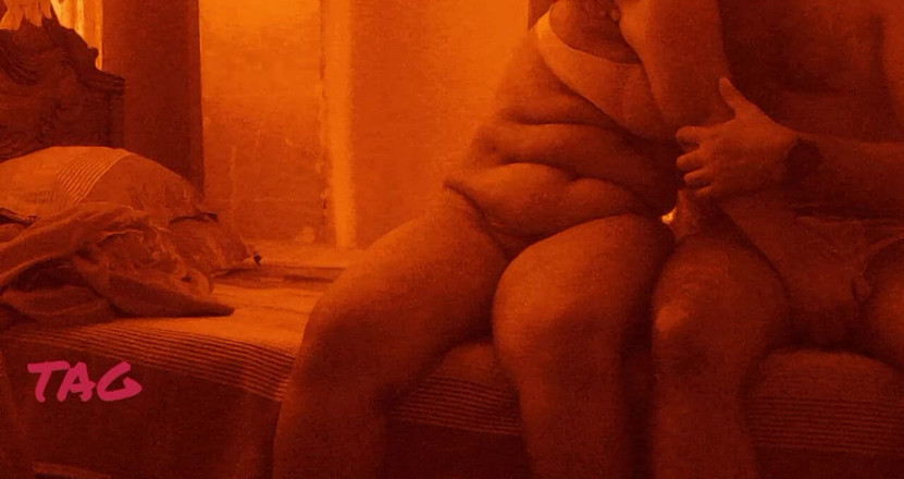 Teensex: Iubită milf cu țâțe uriașe futută în sfârșit de iubitul norocos pula...