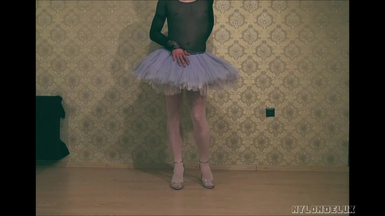 Nylondelux: Ballerina Pantyhose and Tuttu
