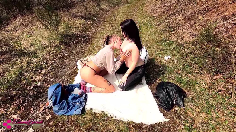 Emma Secret: Hành động ngoài trời rõ ràng! Người leo núi nóng bỏng...