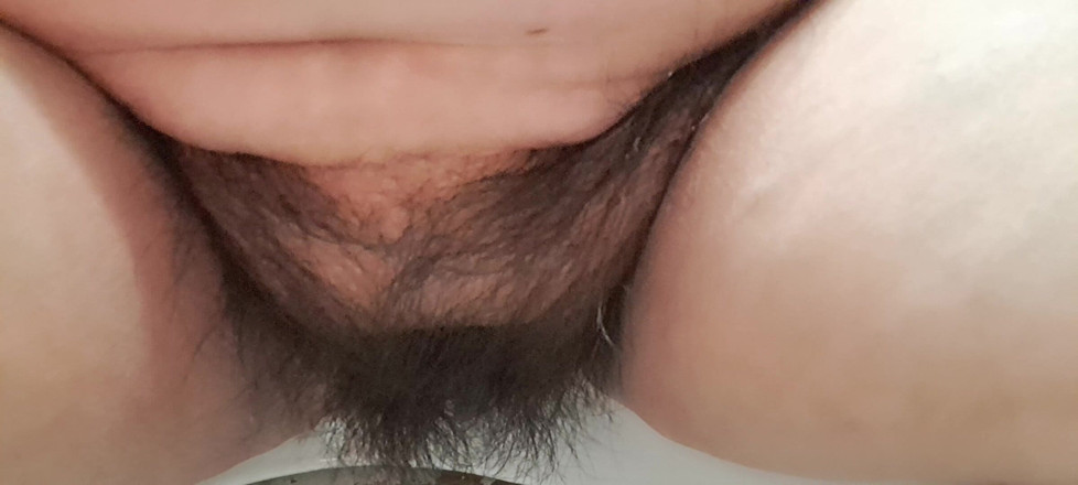 Mommy big hairy pussy: 継母の太った膣を洗う