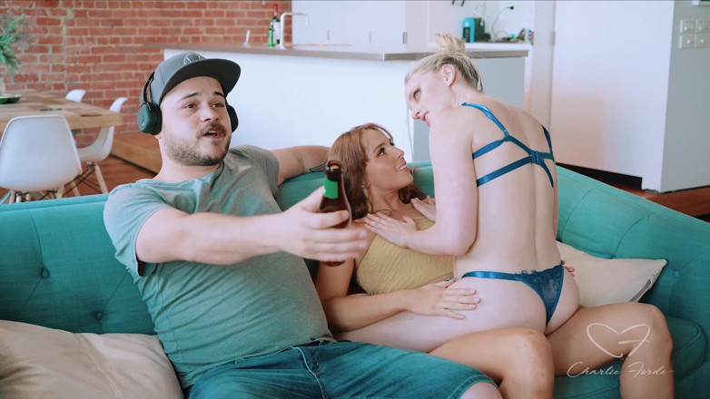 CharlieForde: Gangguan menampilkan Charlie Forde, Nova Hawthorne, Woody Alyx, Mis Knickers