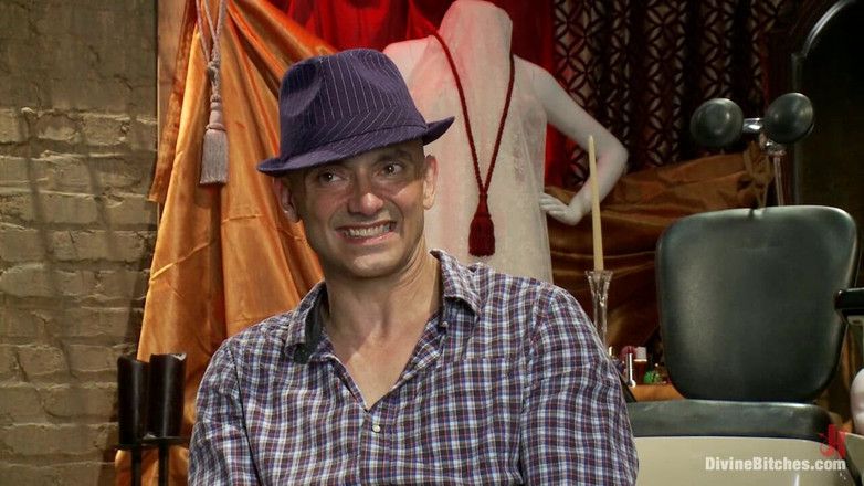 Divine Bitches by Kink: Penghinaan erotik