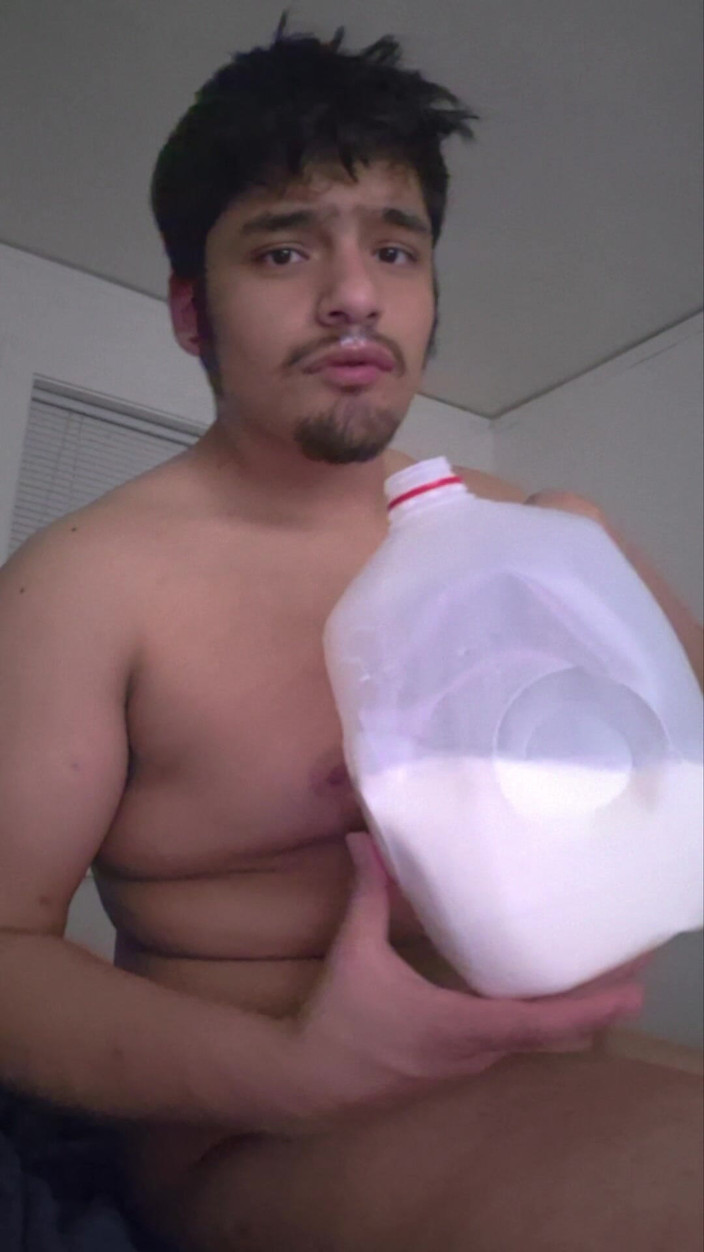 NakyJoss: Молочный живот с раздутыми яйцами