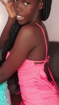 Sexy Kenyan Babe Twerking in a Pink Dress Just for You!