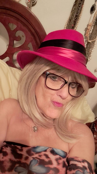 Patty doll 53: Sexy gilf con gafas 2
