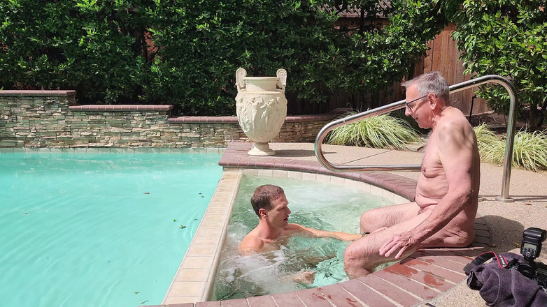 Russie Goodboy: Hot Sex in Hot Tub, Horny Boy and Hung Daddy...