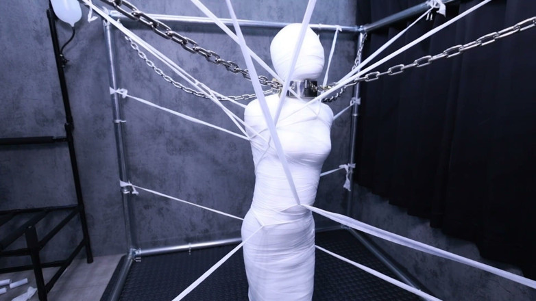 Aisan girl bondage: A Cute Girlfriend Wrapped All Over in Bandages