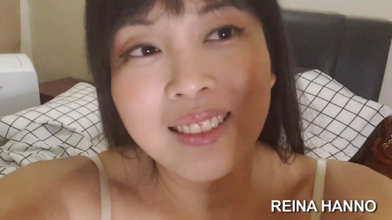 Reina Hanno: Voorhuid rekken en pik oliën massage