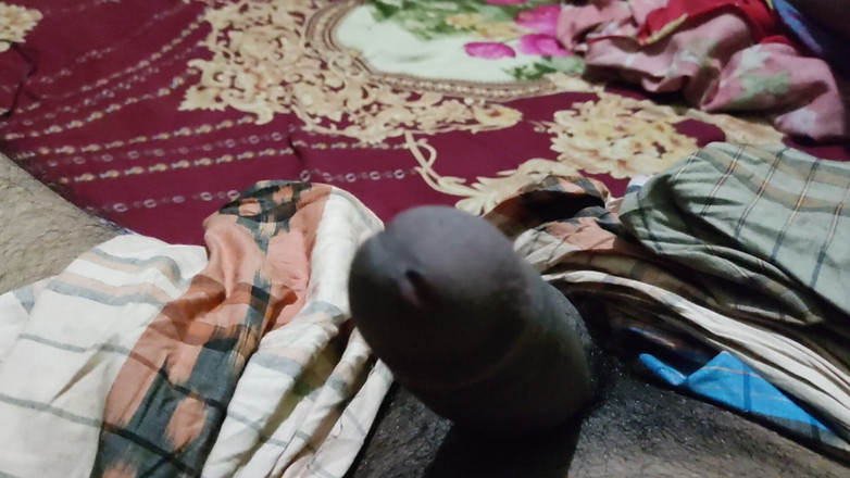 Good boy52: Bangladeshi magrinha tentando algo